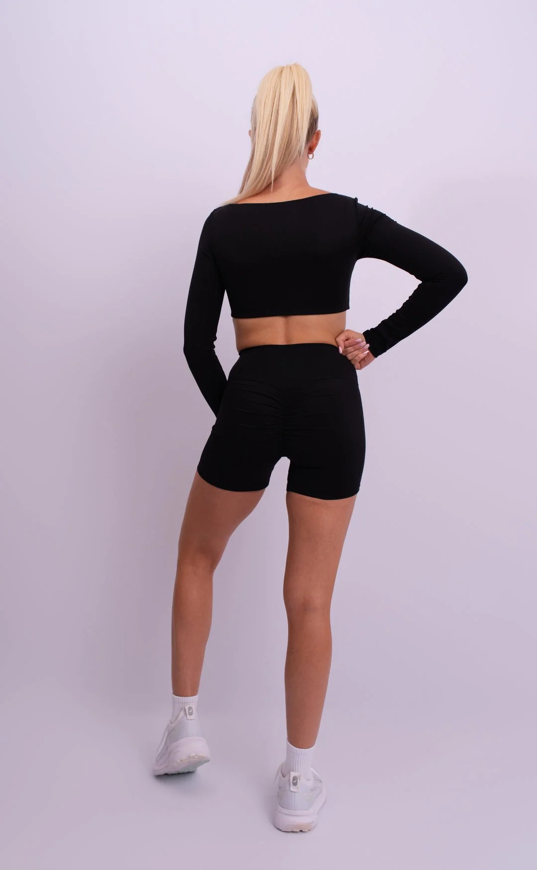 Square Neck Long Sleeve Crop Top - Artadvier