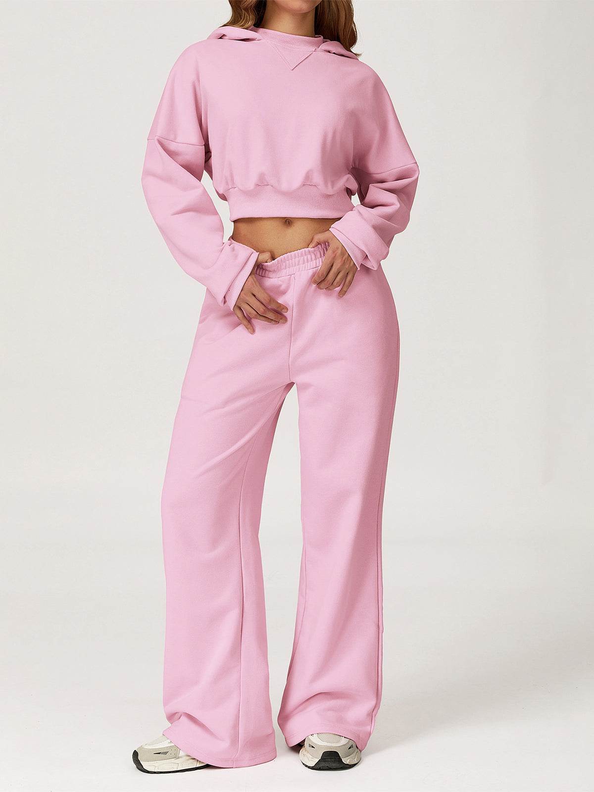 Sport Set with Long Sleeve Crop Sweatshirt and Sweatpant - Artadvier