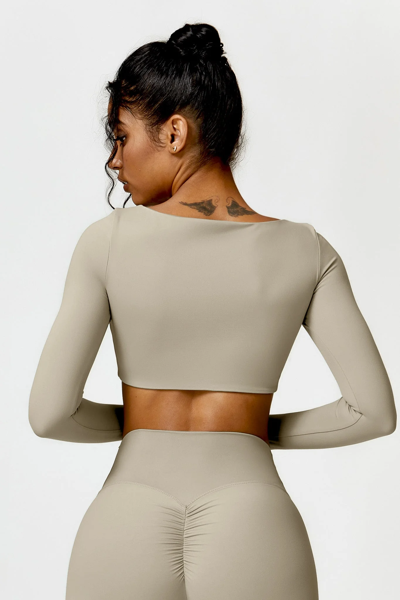Square Neck Long Sleeve Crop Top - Artadvier