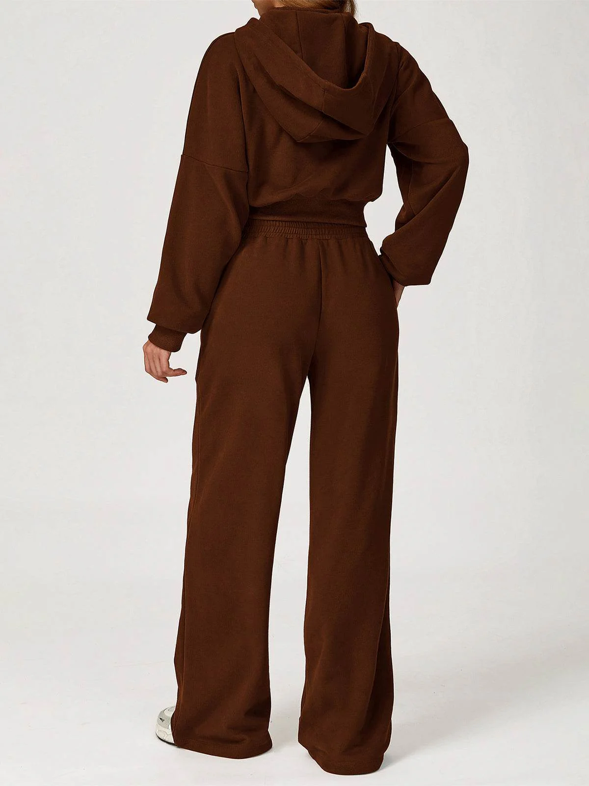 Sport Set with Long Sleeve Crop Sweatshirt and Sweatpant - Artadvier